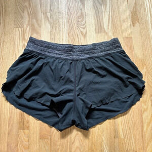 Lululemon Run Weightless Split Shorts Laser Cut Black Grey Lined Zip Pocket Sz 8